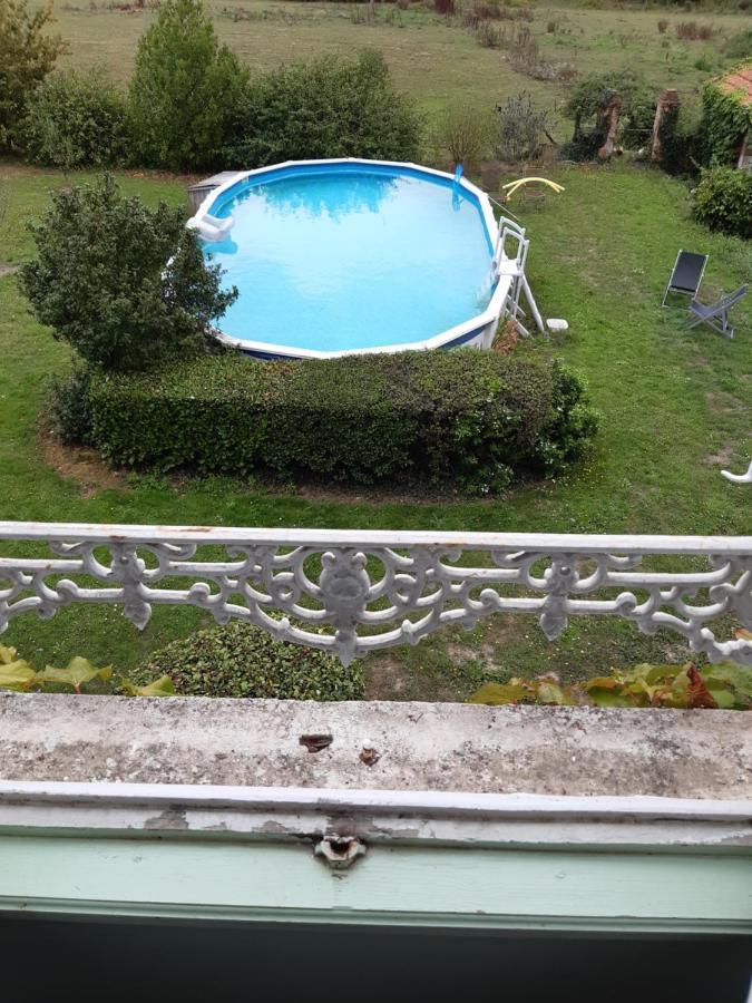 Les Pineaux Le Logis Bed & Breakfast エクステリア 写真